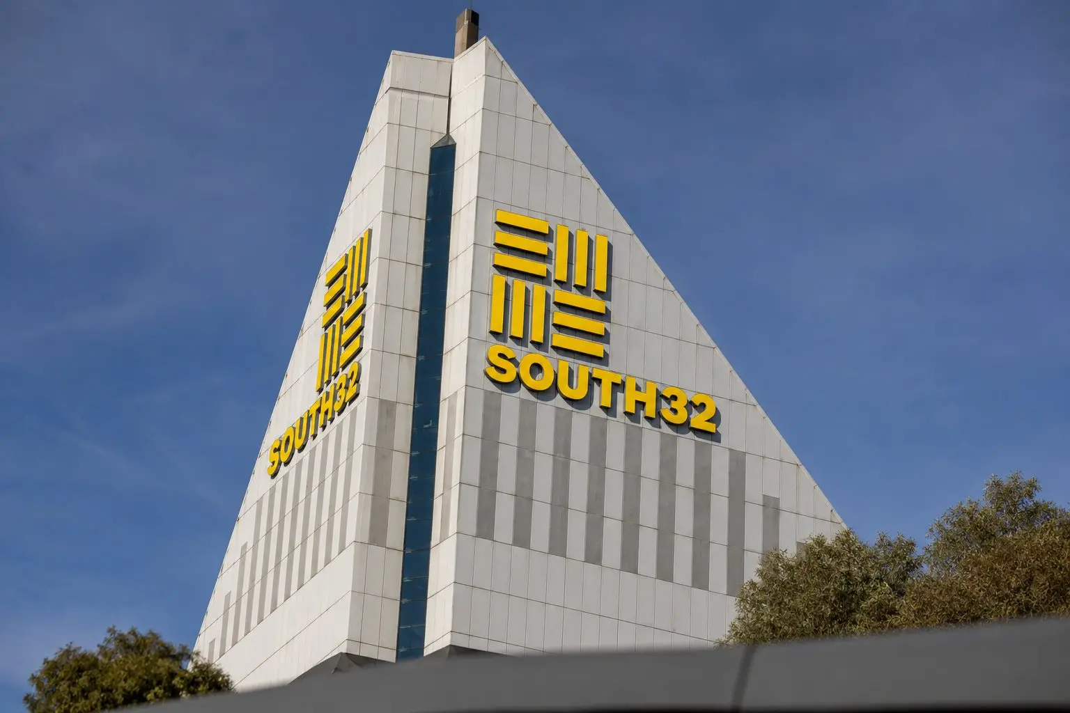 South32 (ASX:S32) eyes manganese recovery after June drop