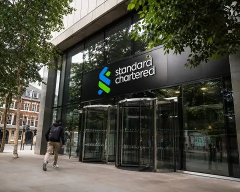 Standard Chartered stock falls near 2026 peak as Hong Kong wealth unit weighs