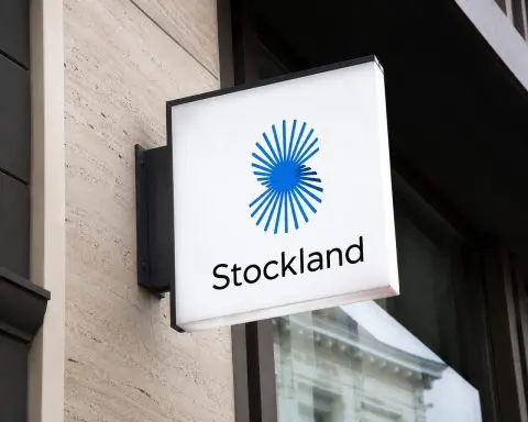 Stockland (ASX: SGP) gains while the market slips as yield play lifts shares to A$4.30 on Friday