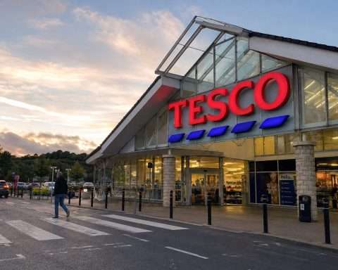 Tesco shares slide 6.8% this week after UK sales disappoint