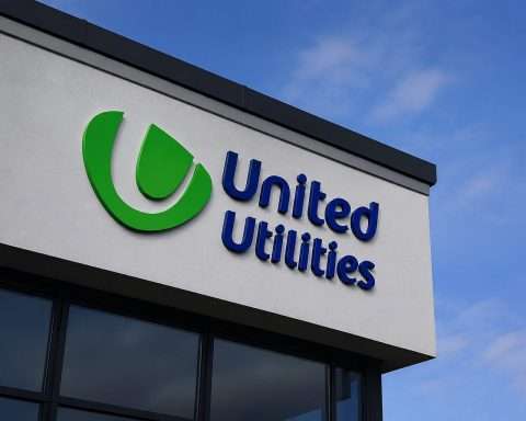 United Utilities Falls 1.9% With Gilt Yields Up Ahead of Dividend