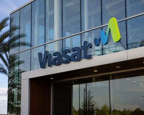 Viasat stock falls after earnings but Wall Street stays put