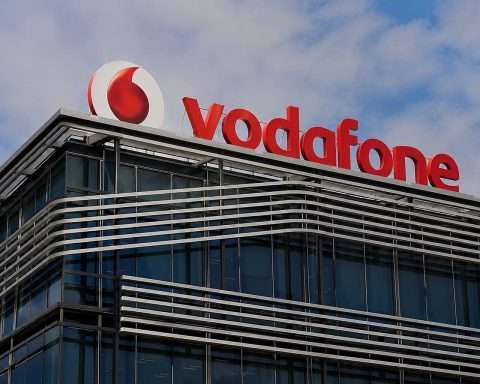 Vodafone (LSE:VOD) drops for sixth day, closes in on 20% slide from past year’s high