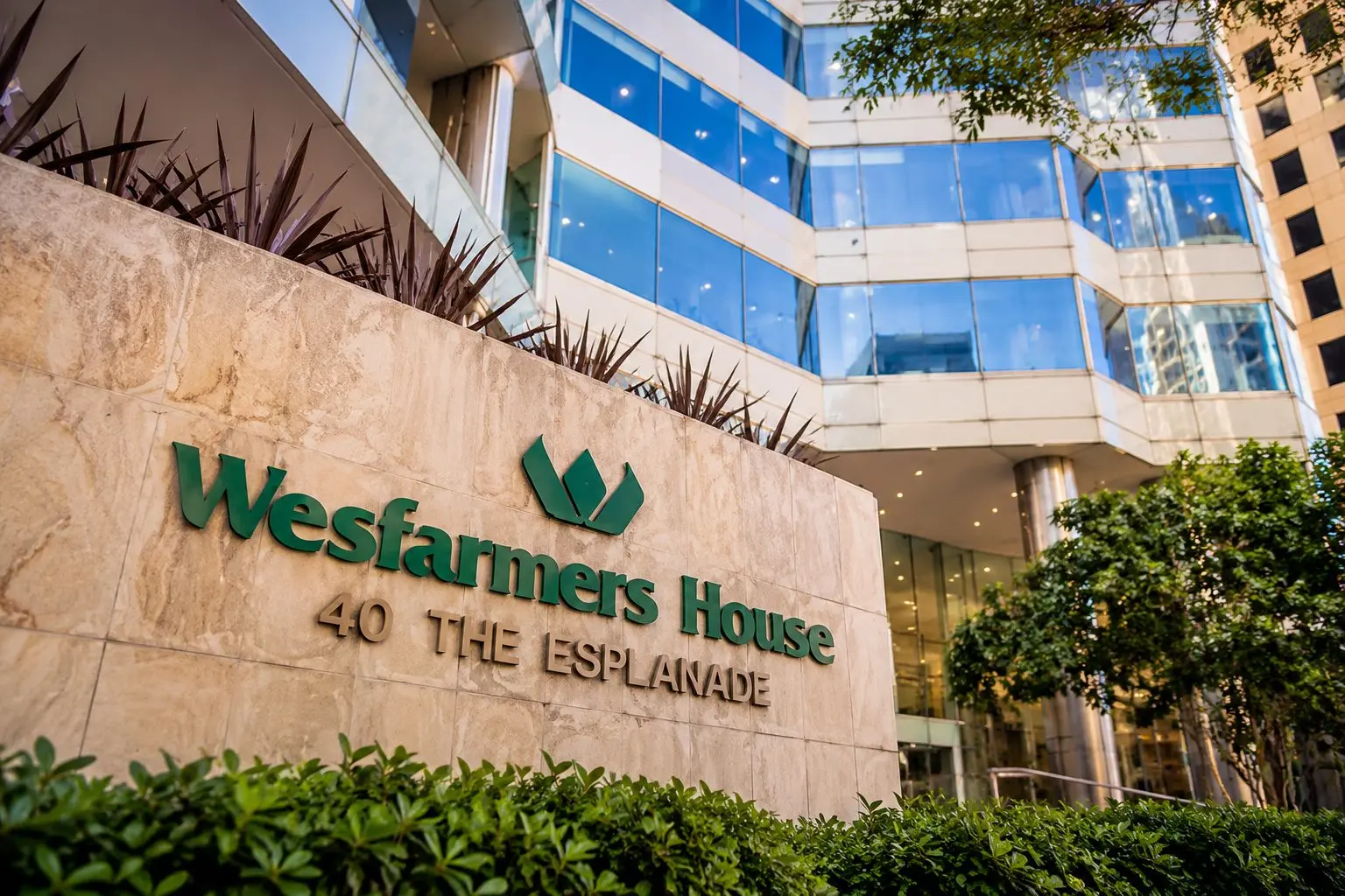 Wesfarmers trades near A$86 as Bunnings keeps focus after heavy week