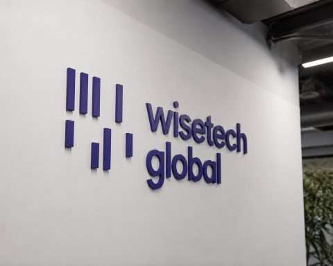 WiseTech Global Drops 2.8% as ASX Tech Stocks Trail; Broker Says Stock Could Recover