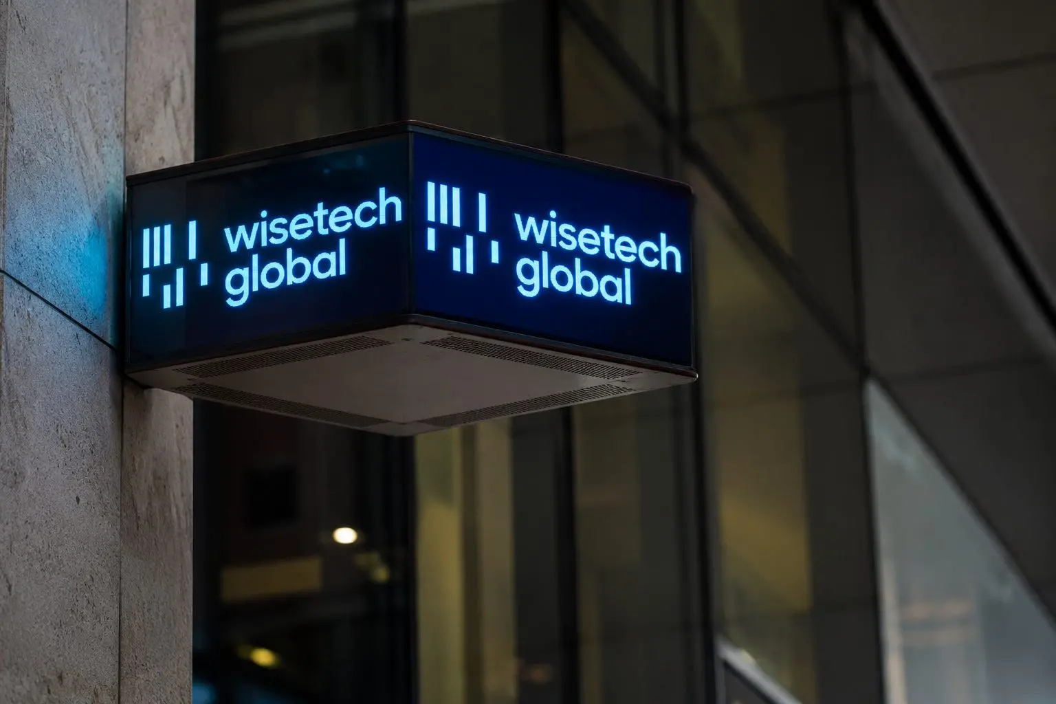WiseTech (WTC.AX) drops 22% in two days, Richard White denial doesn’t stop selloff
