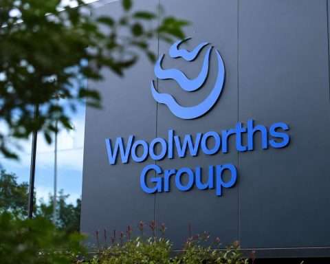 Woolworths Group (ASX:WOW) outperforms ASX 200 ahead of grocery price law