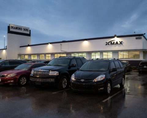 XMax Stock Stays Close to Highs as 200 Million Shares Face Investors