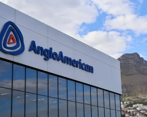 Anglo American Rallies 6%, Trades on Thin Volume