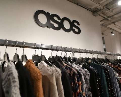 ASOS (LON:ASC) shares rise after Atlanta warehouse sale narrows debt gap