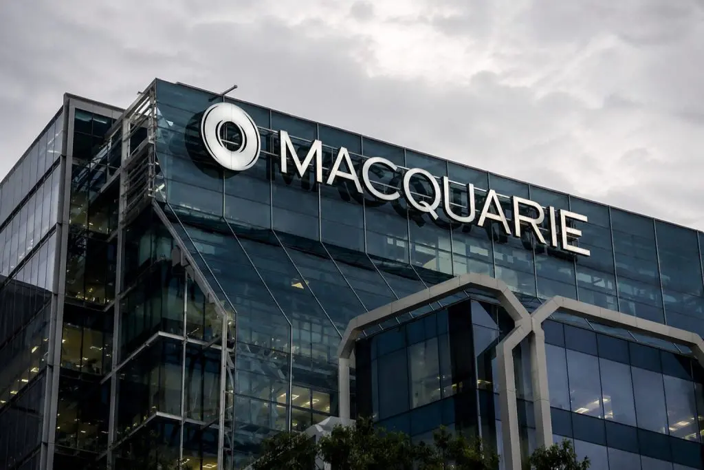 Macquarie Shares Slip Near 52-Week High as Oil Shock Tests Deal Revival