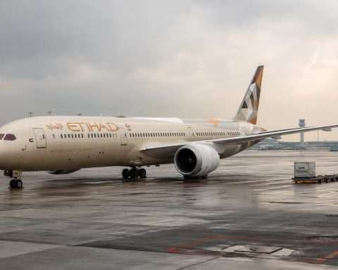 Etihad Orders 10 Boeing Jets, Raising Talk of Hard-to-Get 787 Slots