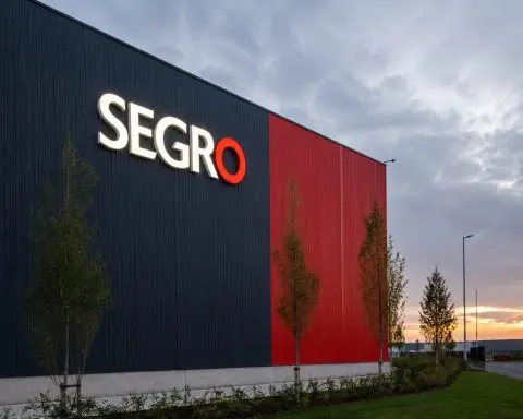 SEGRO (LON:SGRO) finishes week close to Prologis offer ahead of July review