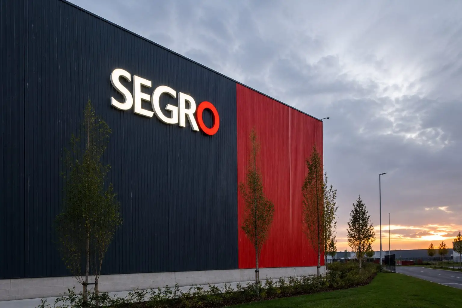 SEGRO (LON:SGRO) finishes week close to Prologis offer ahead of July review