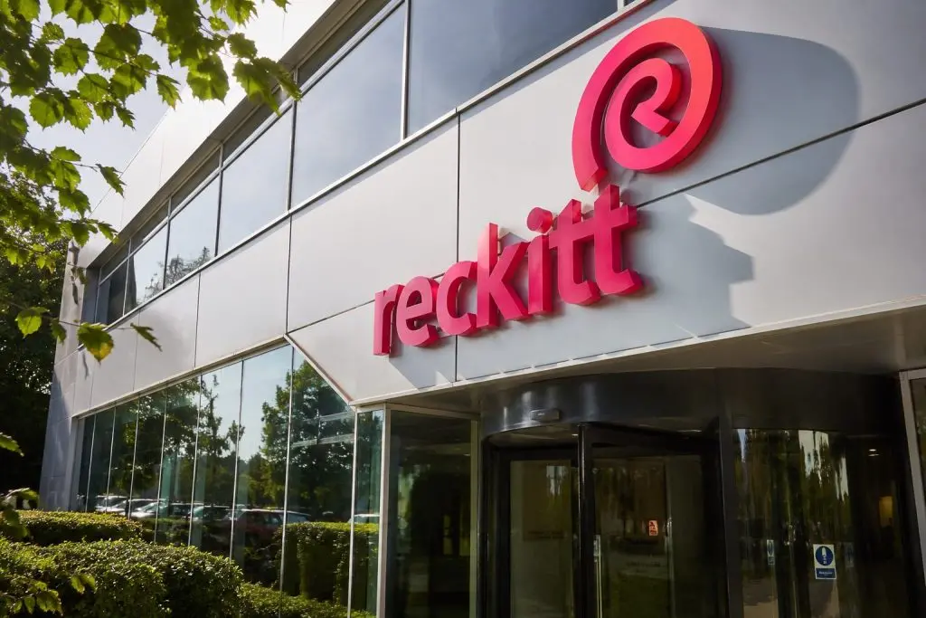 Reckitt Benckiser (LON:RKT) still trades 21% below target ahead of July earnings