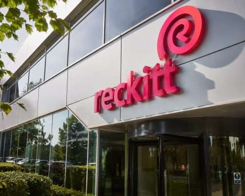 Reckitt Benckiser (LON:RKT) still trades 21% below target ahead of July earnings