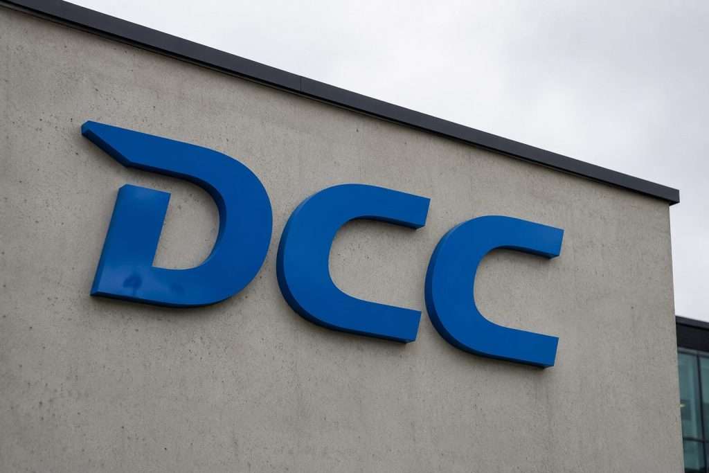 DCC plc (LON:DCC) stock leaves 6% bid spread before July 8 deadline