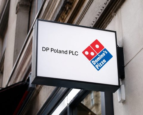 DP Poland (LON:DPP) holds steady after FMR stake cut questions Domino’s Poland growth
