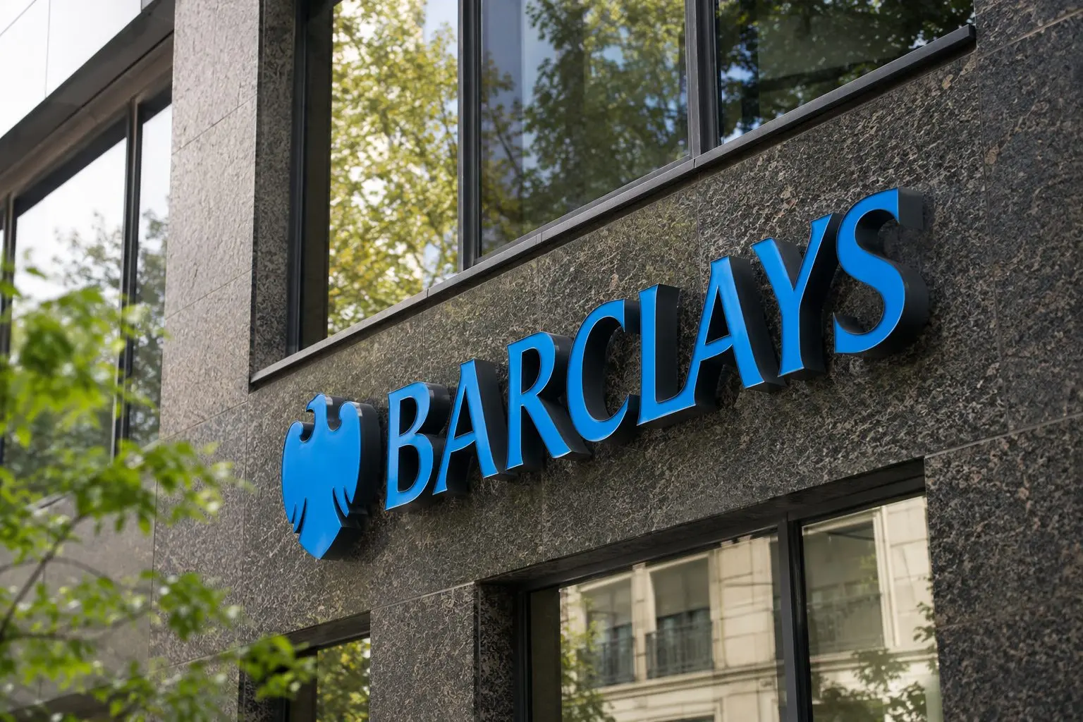 Barclays share price falls as BoE capital relief fails to steady UK bank stocks