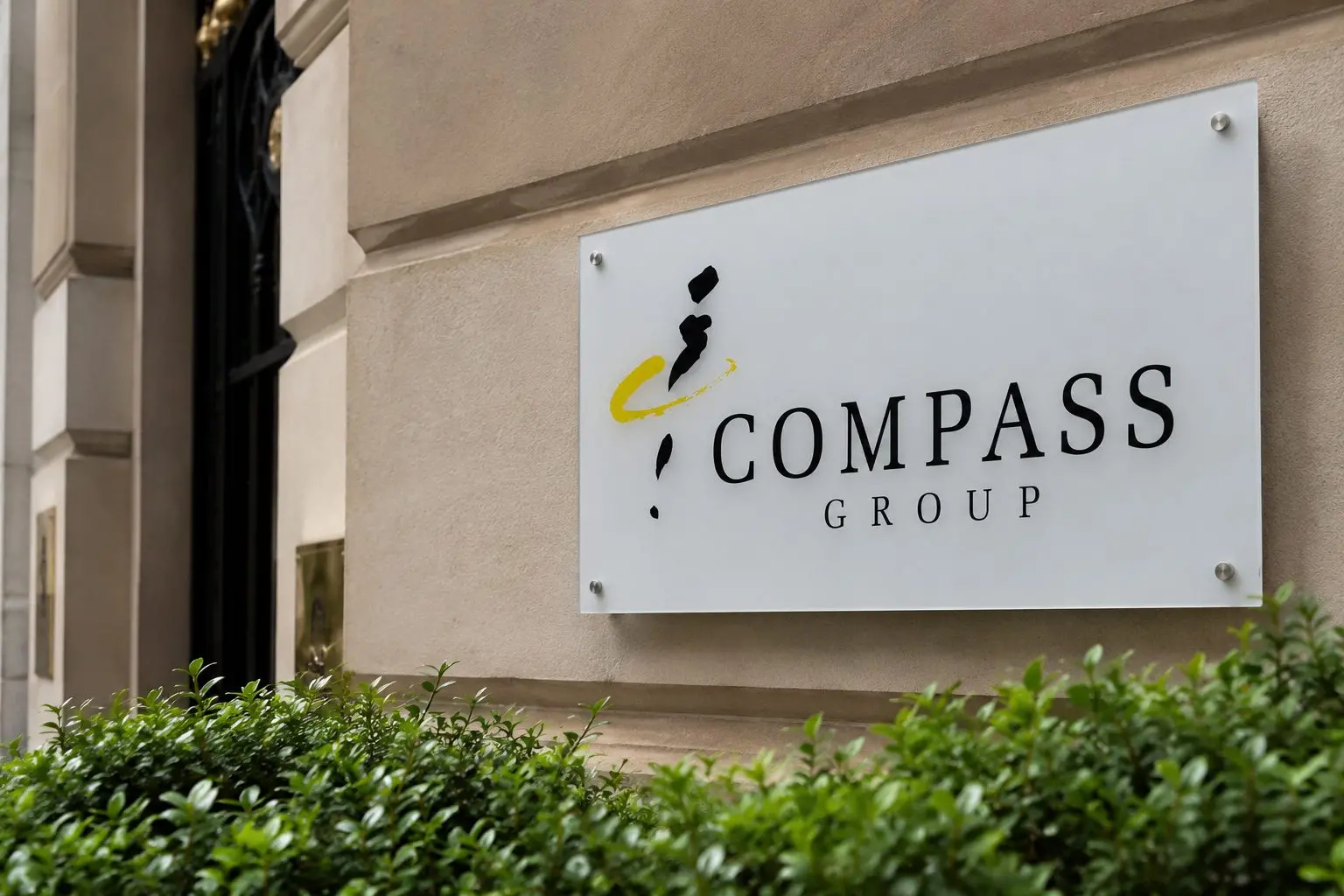 Compass Group (LON:CPG) shares drop as currency move clouds screens ahead of July update