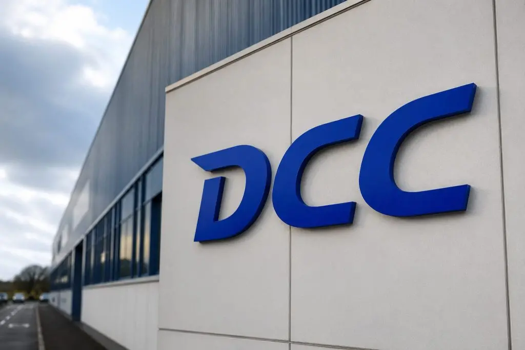 DCC Plc (LON:DCC) shares lose ground before takeover deadline