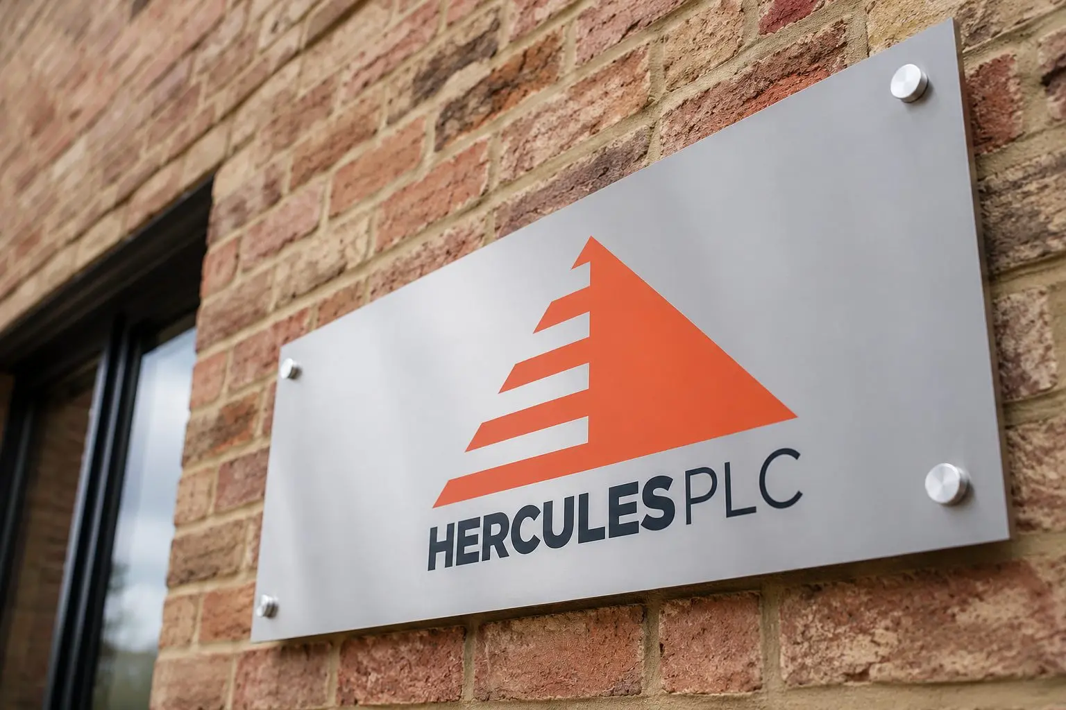 Hercules (LON:HERC) inches higher after CEO purchase, eyes on free-float