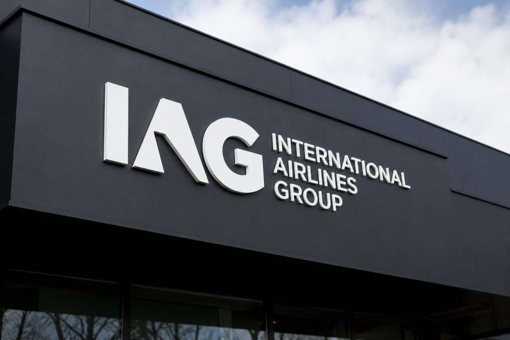 IAG stock dips as buyback runs into fuel-cost pressure