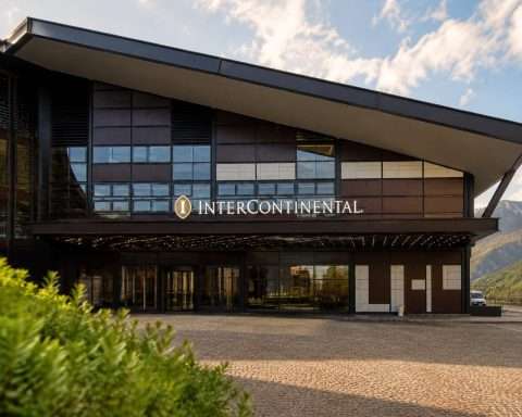 IHG stock loses ground with buyback price topping Monday’s close