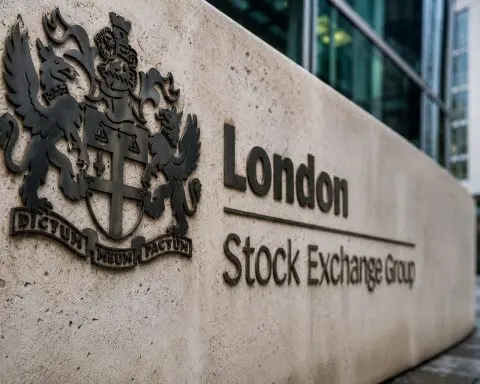 LSEG stock (LON:LSEG) outpaces FTSE as AI-risk bet shifts to July results