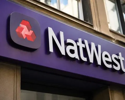 NatWest Group Plc (LON:NWG) shares slip as Evelyn deal puts attention on capital ratios
