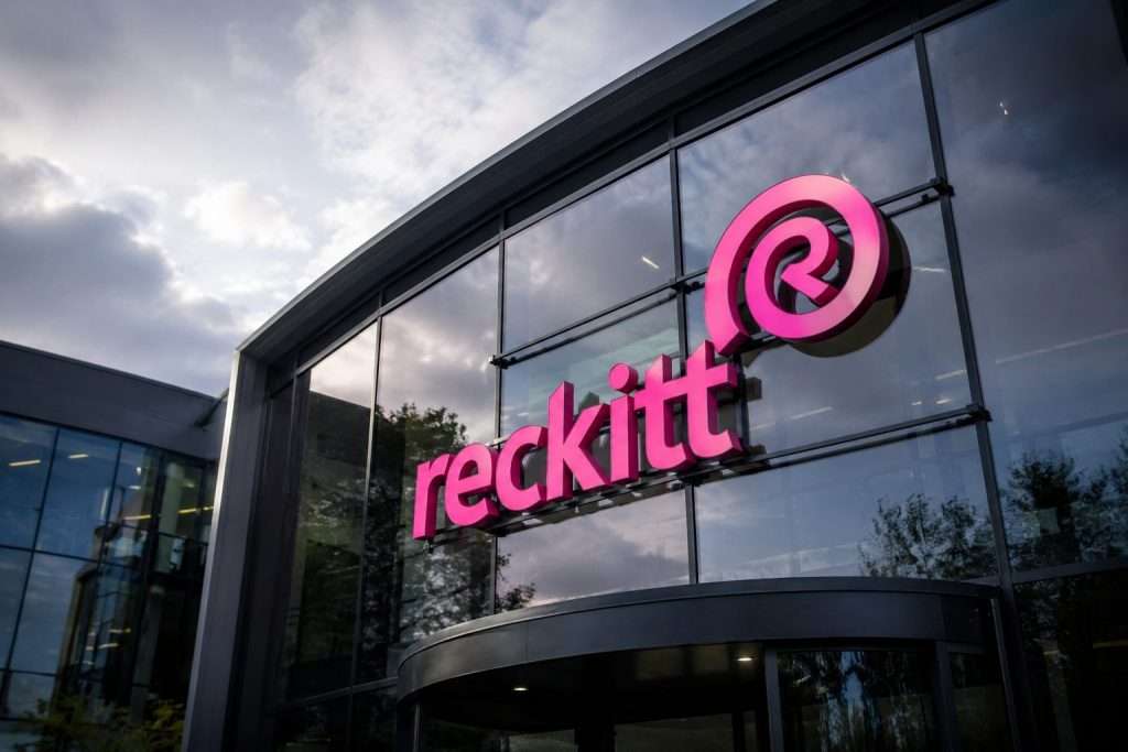 Reckitt (LON:RKT) stock dips even after Mead Johnson victory as buyback calculation drags before July update