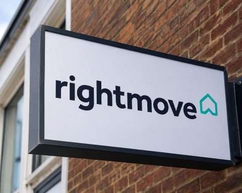 Rightmove share price: Buyback matches market price after 45% drawdown, eyes on July tests