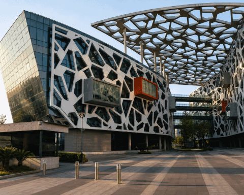 Alibaba to Divest Lingxi Games Amid Jump in AI Expenses