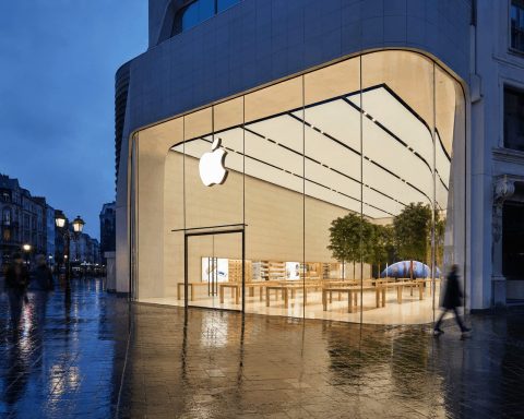 Apple Rolls Out 5% Commission for EU Apps Sold Outside App Store, Drops Per-Install Tech Fee